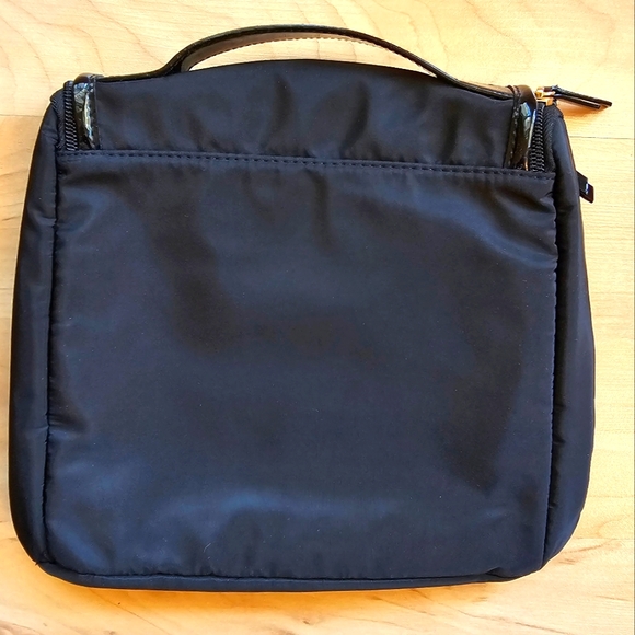 NWOT Victoria's Secret Travel Organizer with Hanger - Picture 2 of 3